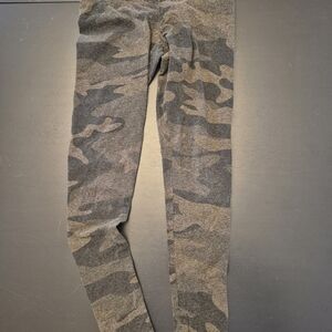 TNA Kids Camo Leggings in Gray & Olive